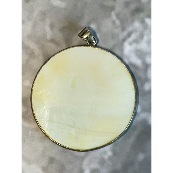 Reversible Abalone/Mop Shell Large Round Women's Pendant 1 1/2" - Picture 12 of 12